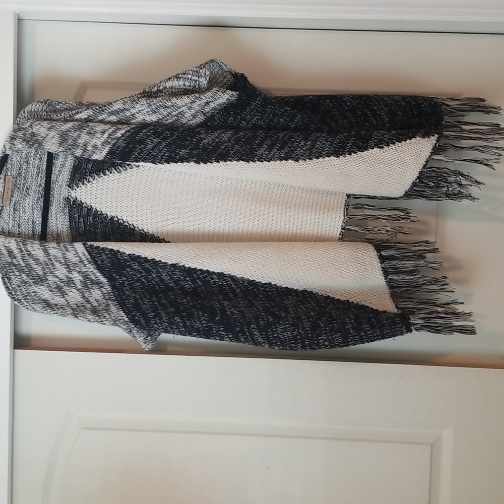 Shrug sweater